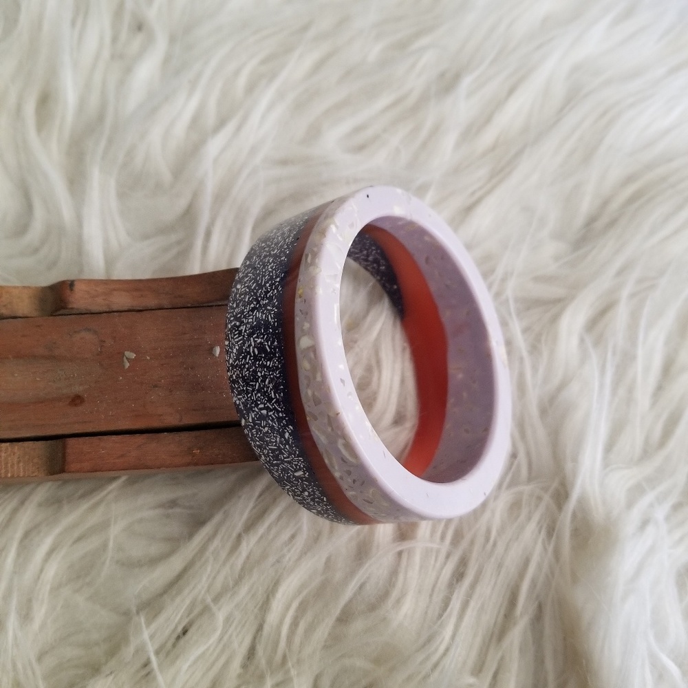 80's Resin Bangle - Picture 2 of 2